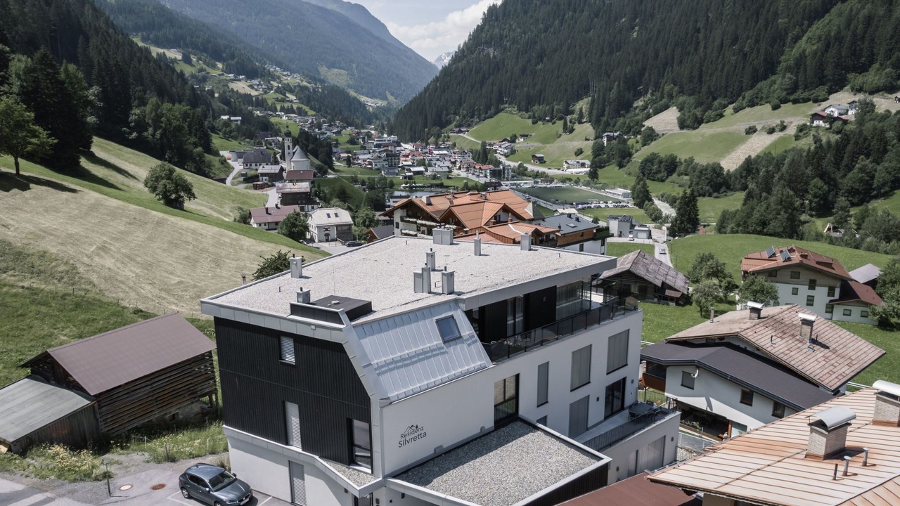 Photo of Outdoor in See