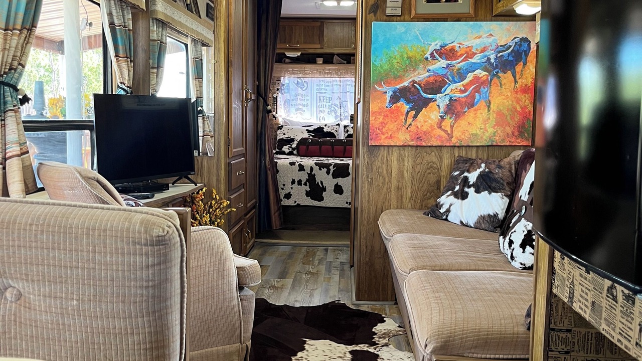 Photo of Livingroom in Sweetwater