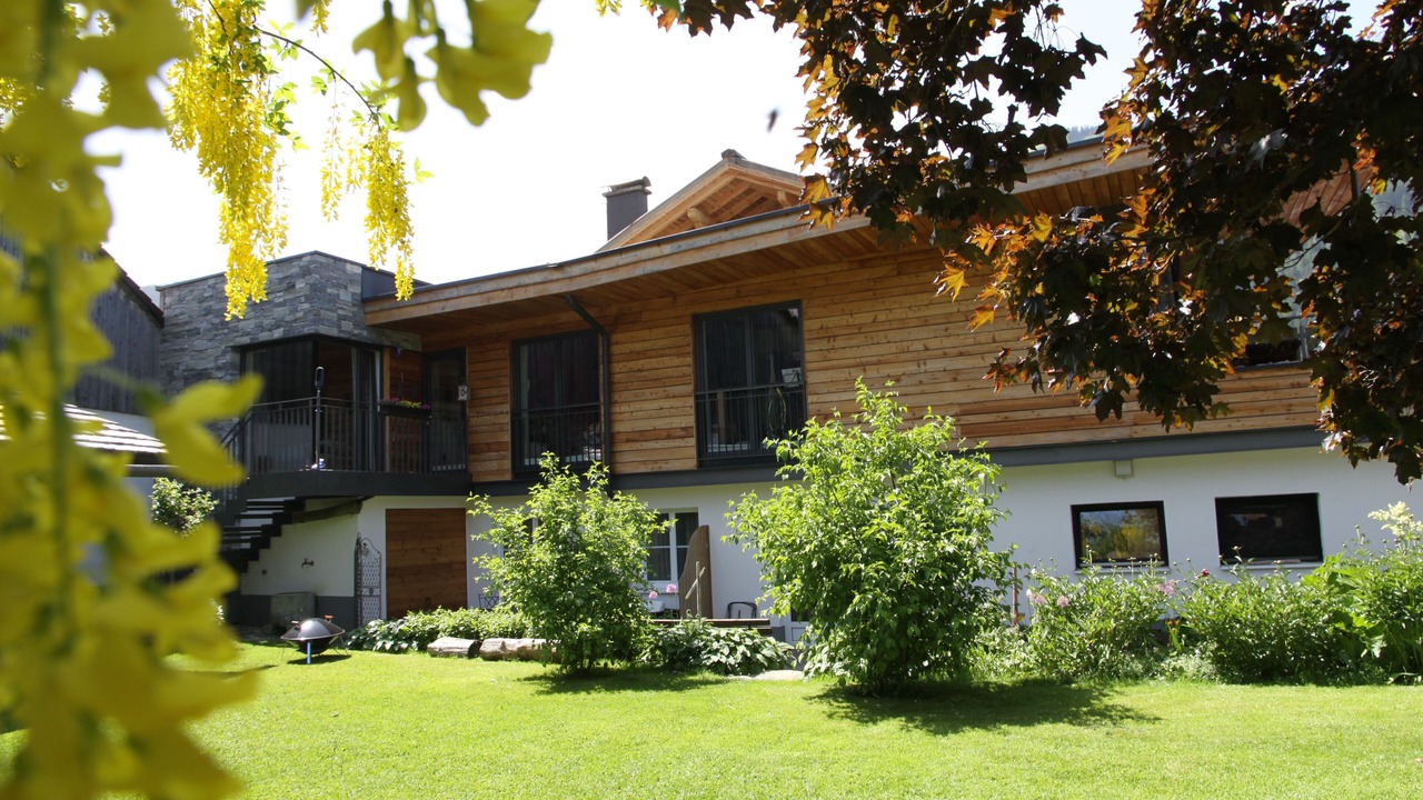 Photo of Outdoor in Graen