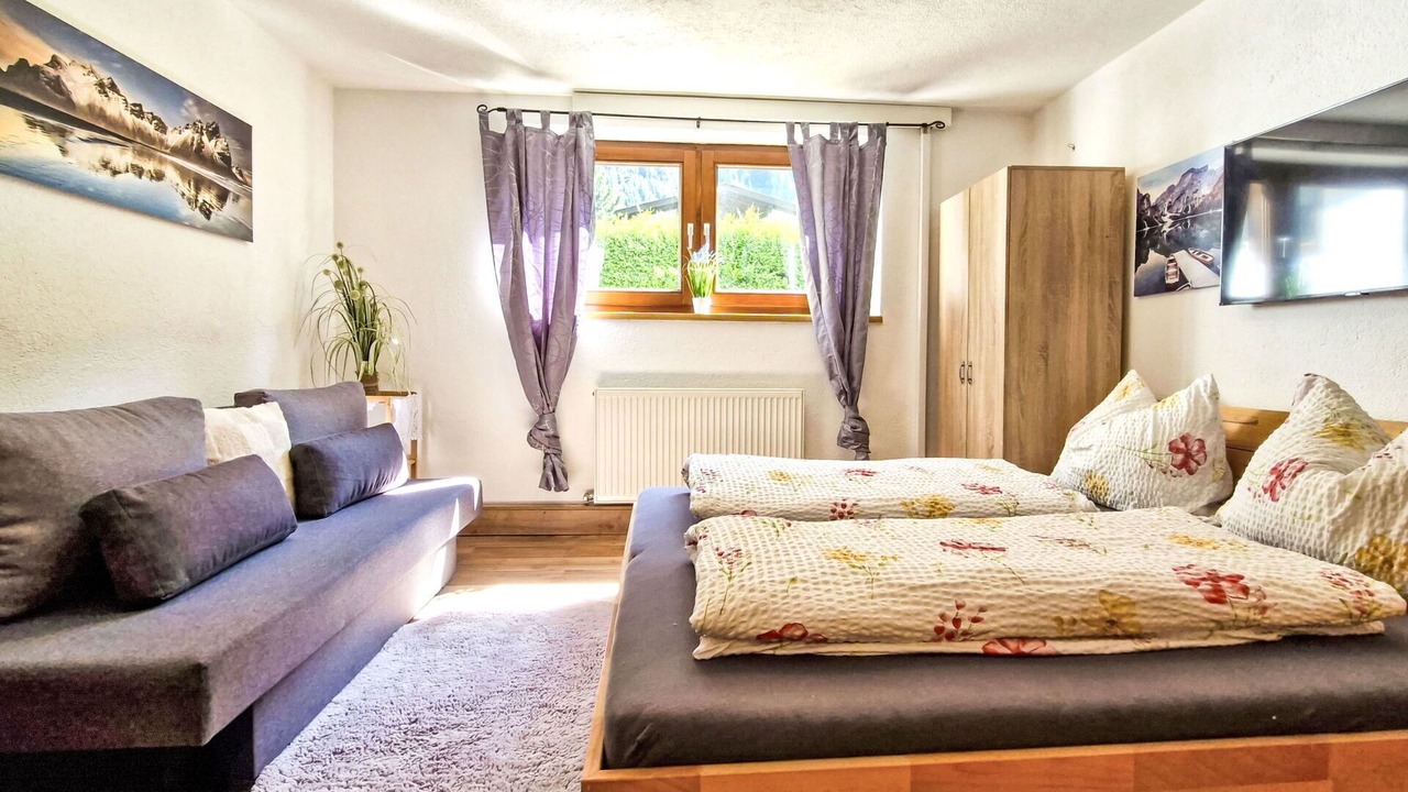 Photo of Bedroom in Huben