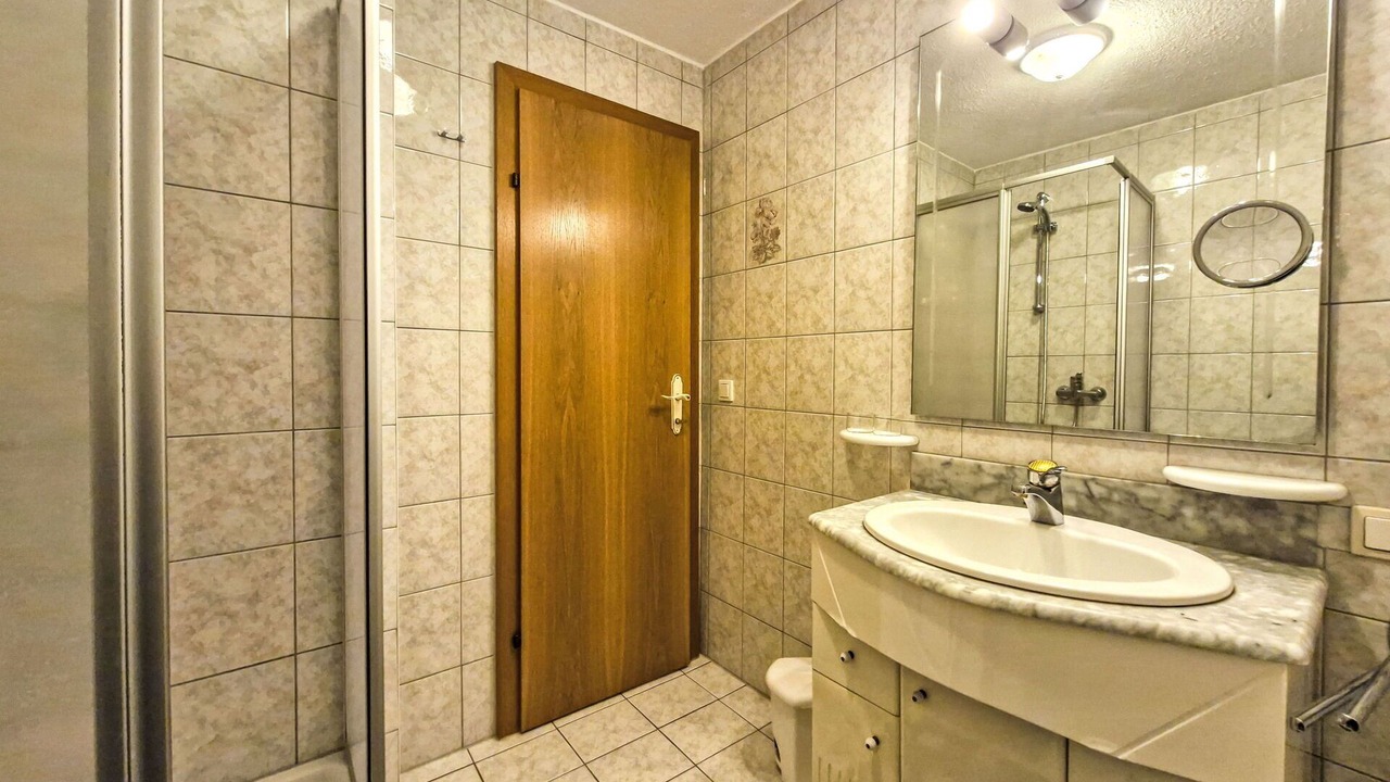 Photo of Bathroom in Karres