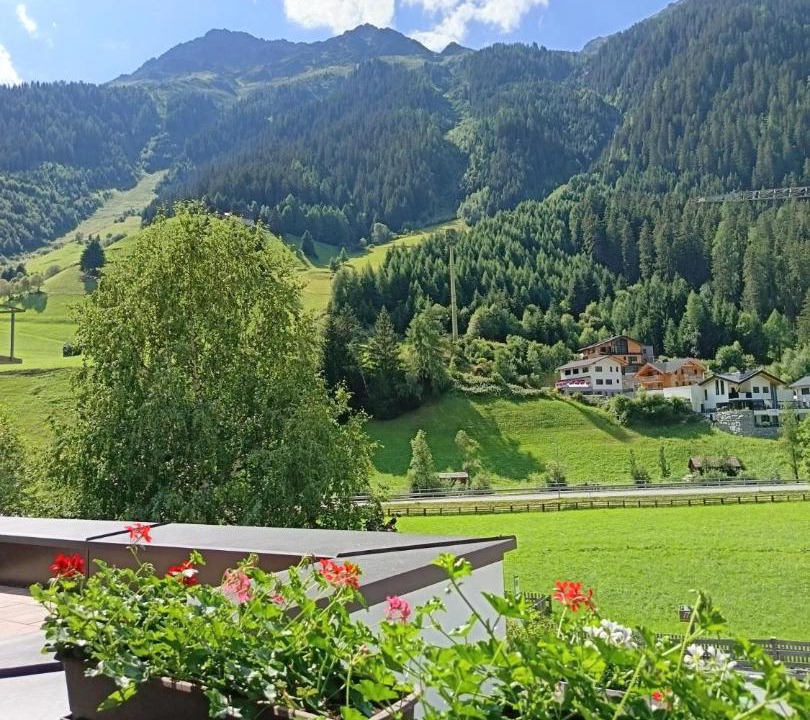 Photo of Others in Feichten
