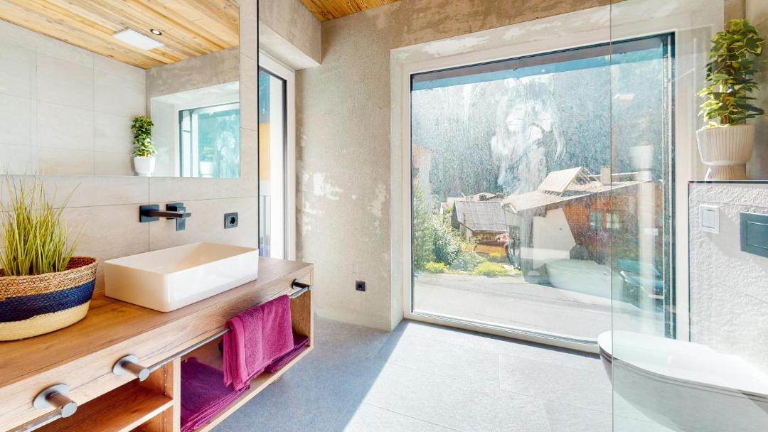 Photo of Bathroom in Plangeross