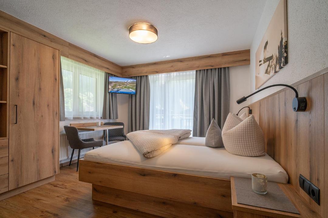Photo of Bedroom in Huben