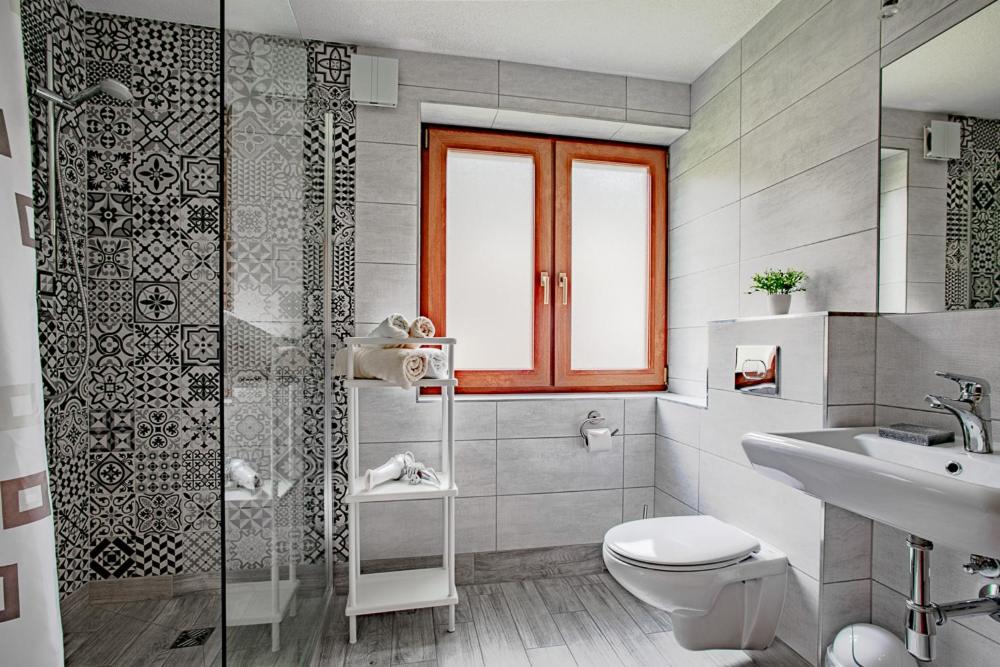 Photo of Bathroom in See