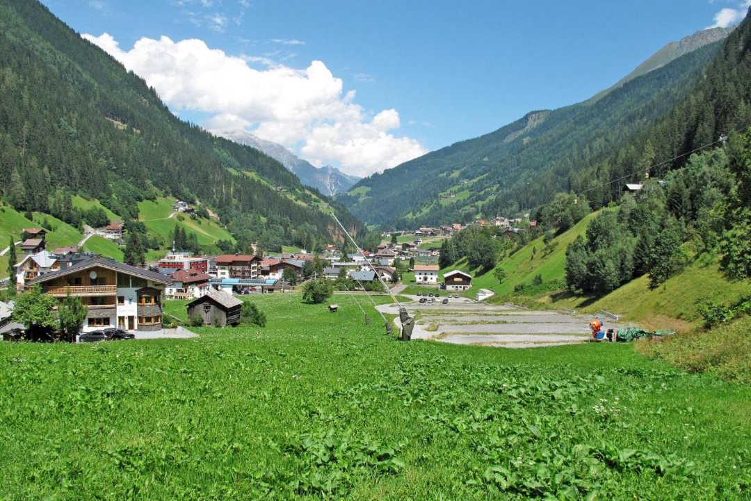 Photo of Others in See
