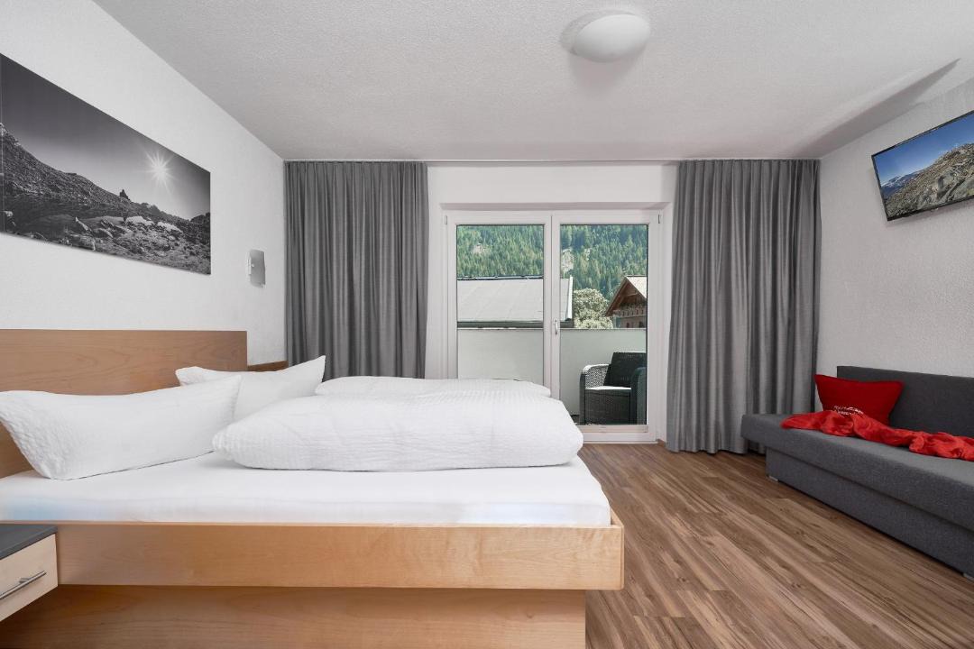 Photo of Bedroom in Huben