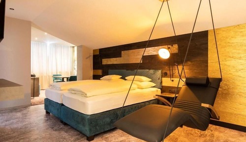 Luxury Suite