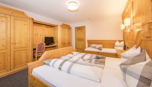 Apartment, 3 Bedrooms, Balcony (App 10/20)