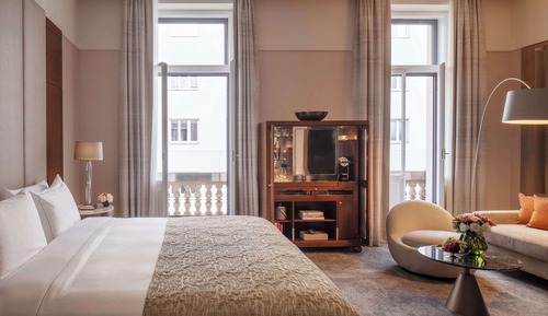Junior Suite (French Balcony)