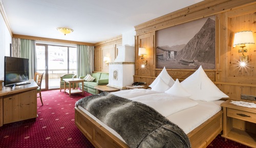 Deluxe Suite
