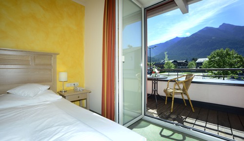 Double Room Standard, Street Facing 