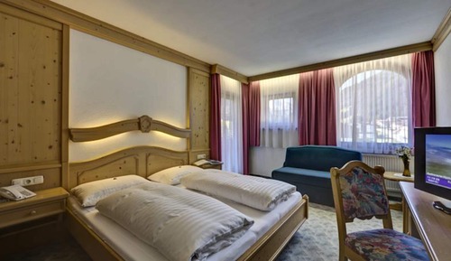 Double Room, Balcony, Mountain View