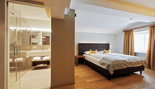 Deluxe Room, 1 Queen Bed