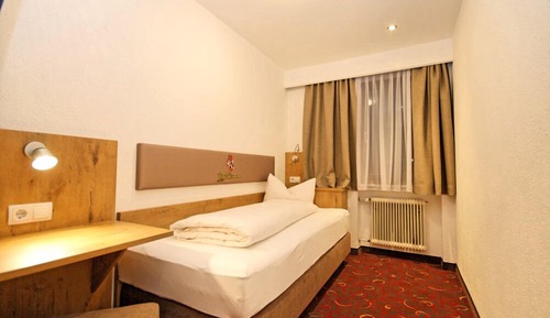 Standard Single Room, Balcony, Mountain View