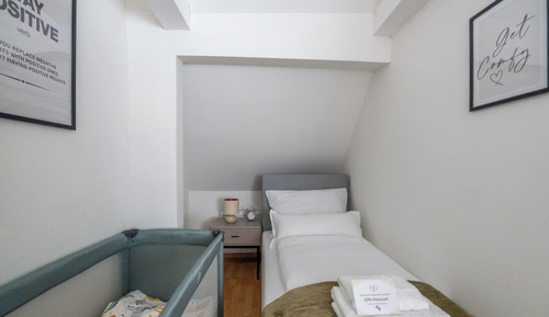 Comfort Duplex, 3 Bedrooms, Pets Allowed, Mountain View