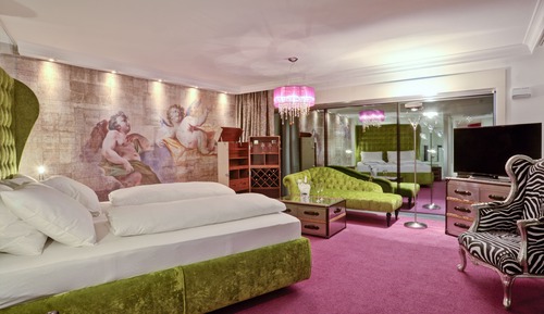 Luxury Suite