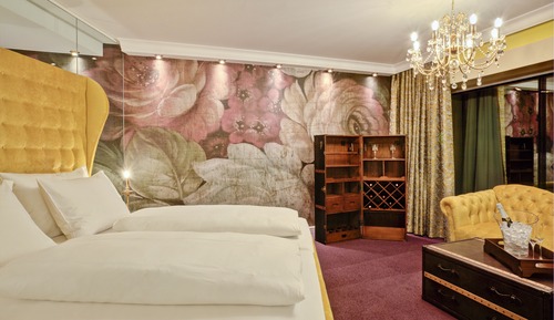 Luxury Suite