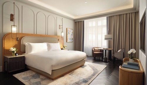 Mandarin Family Room