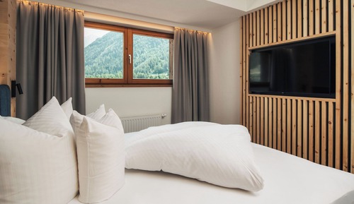 Superior Suite, Balcony, Mountain View