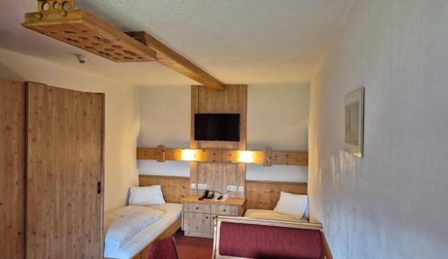 Quadruple Room, Balcony, Mountain View