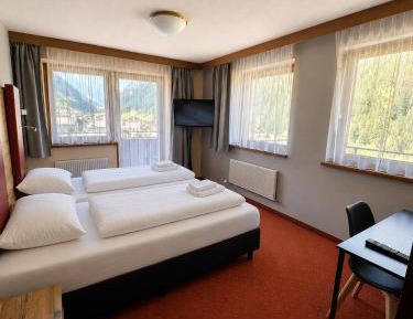 Double Room with Mountain View