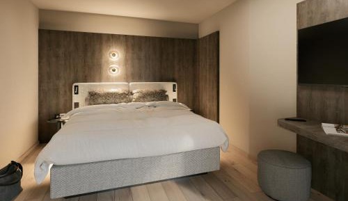 One-Bedroom Apartment with Balcony