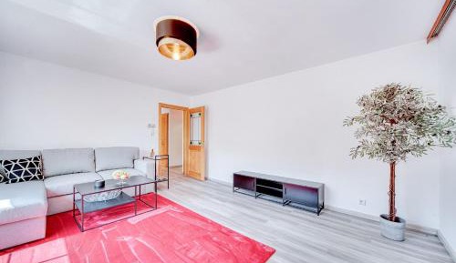 One-Bedroom Apartment with Garden View