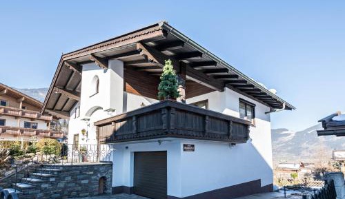 Two-Bedroom Deluxe Apartment with Garden View