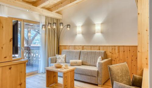 Suite with Mountain View