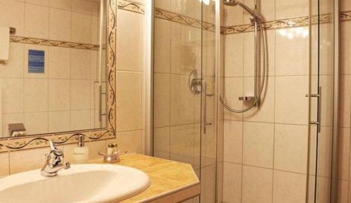 Deluxe Family Suite