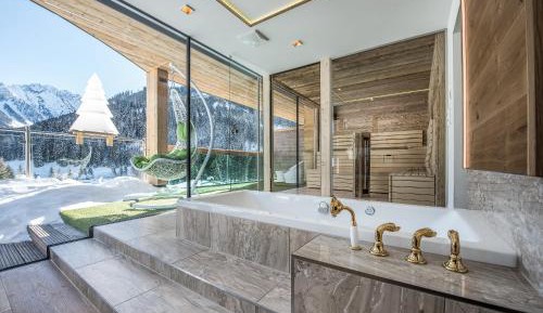 King Suite with Spa Bath