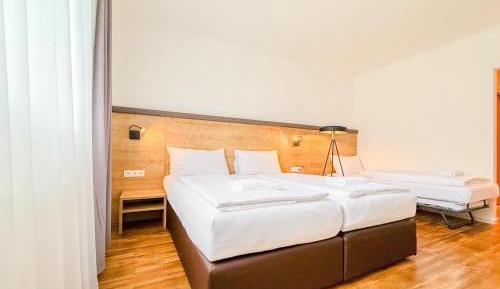 Economy Triple Room