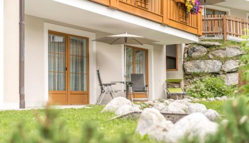 Deluxe One-Bedroom Apartment with Garden View