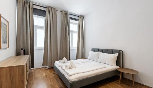 Three-Bedroom Deluxe Apartment