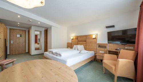 Double Room with Mountain View