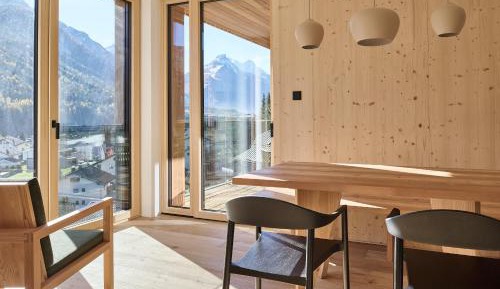 Superior One-Bedroom Apartment with Balcony