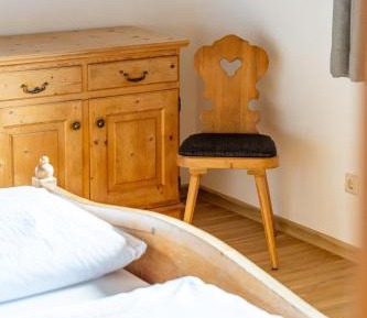 One-Bedroom Apartment with children's room and Balcony