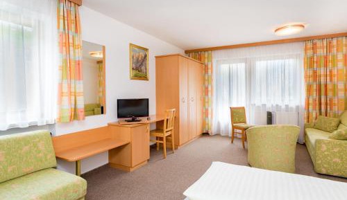 Large Double Room