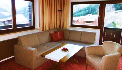 Apartment (4 Adults + 2 Children)