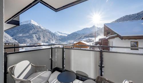 One-Bedroom Apartment with Balcony