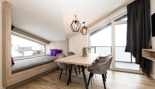 Two-Bedroom Apartment with Mountain View