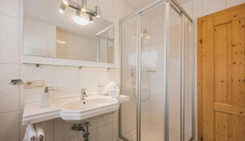 Three-Bedroom Apartment with Balcony