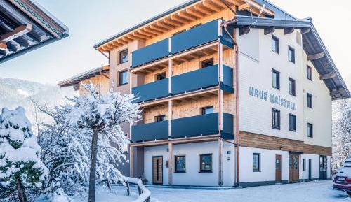 One-Bedroom Apartment with Balcony