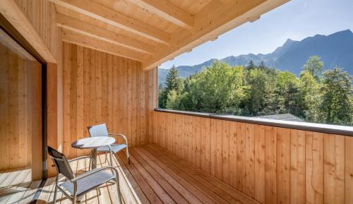 Suite with Mountain View