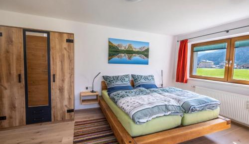 Three-Bedroom Apartment with Shower