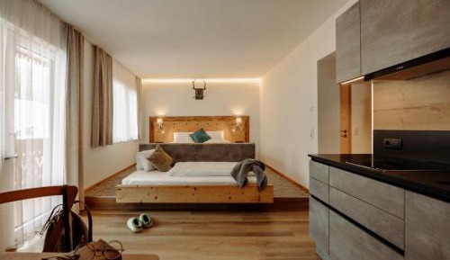 Apartment with Mountain View