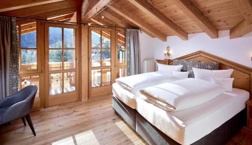 Apartment with Balcony in Country House