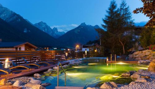 Superior Double Room with Balcony and Mountain View