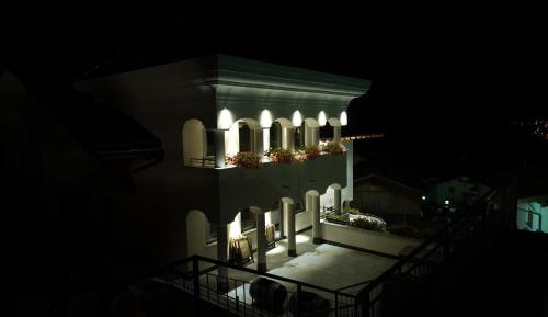 Maisonette with Balcony - Top 7